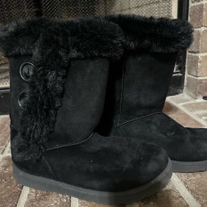 Women’s black so Ugg boots